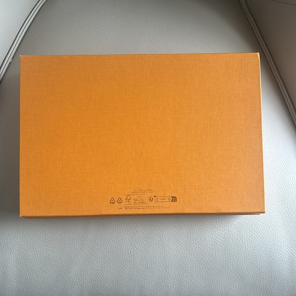 Louis Vuitton Vibrant Orange Gift Box - Picture 2 of 8